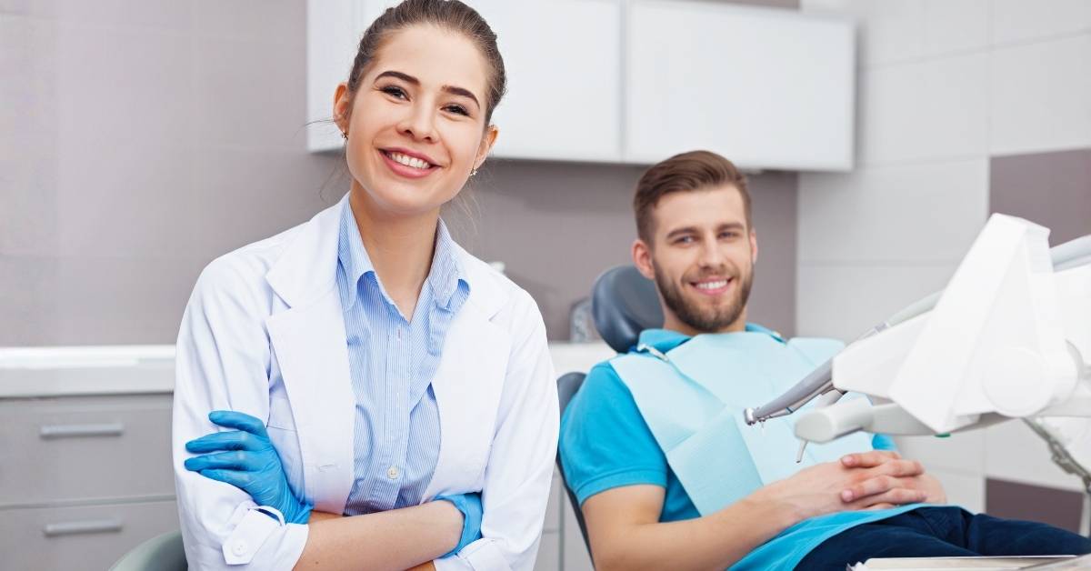 Image of a dentist with a patient