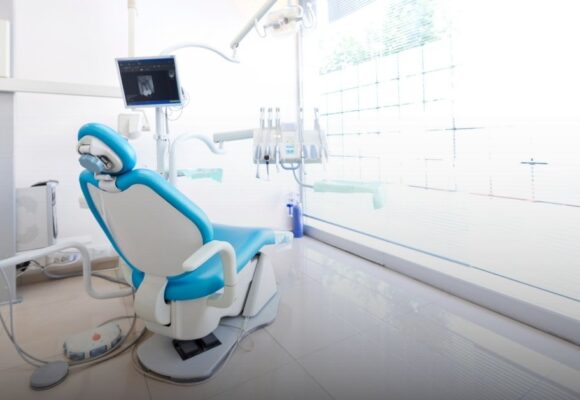 Image of an exam room in a Dental office